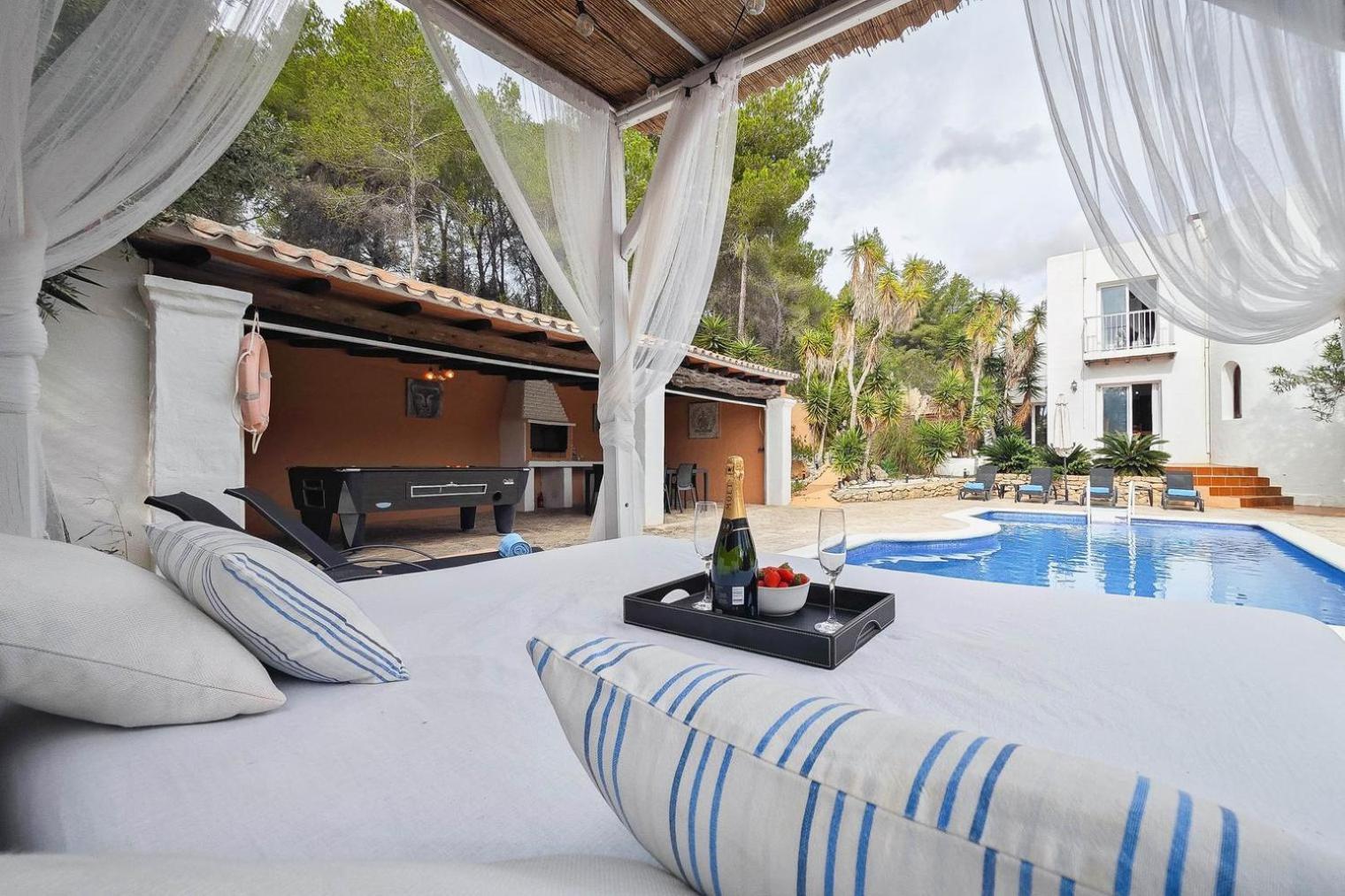 Villa Mercedes Cala Llonga  Exterior photo